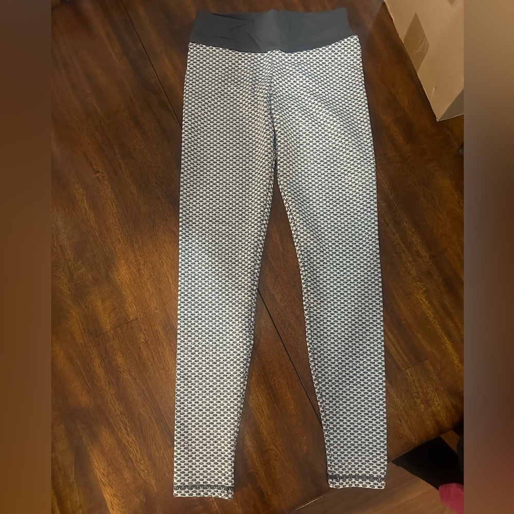 Gray TikTok leggings size M EUC